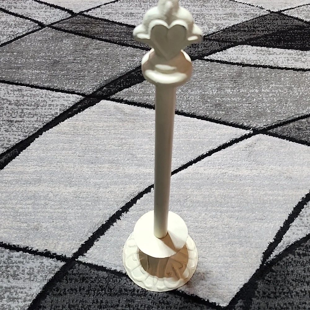 ANTIQUE WHITE 2001 CAST IRON 